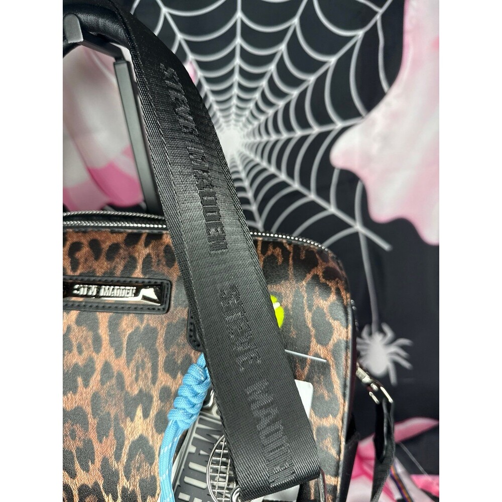 New Steve Madden Leopard Print Satchel Crossbody Bag Tennis Racket Ball Charm - Picture 6 of 6